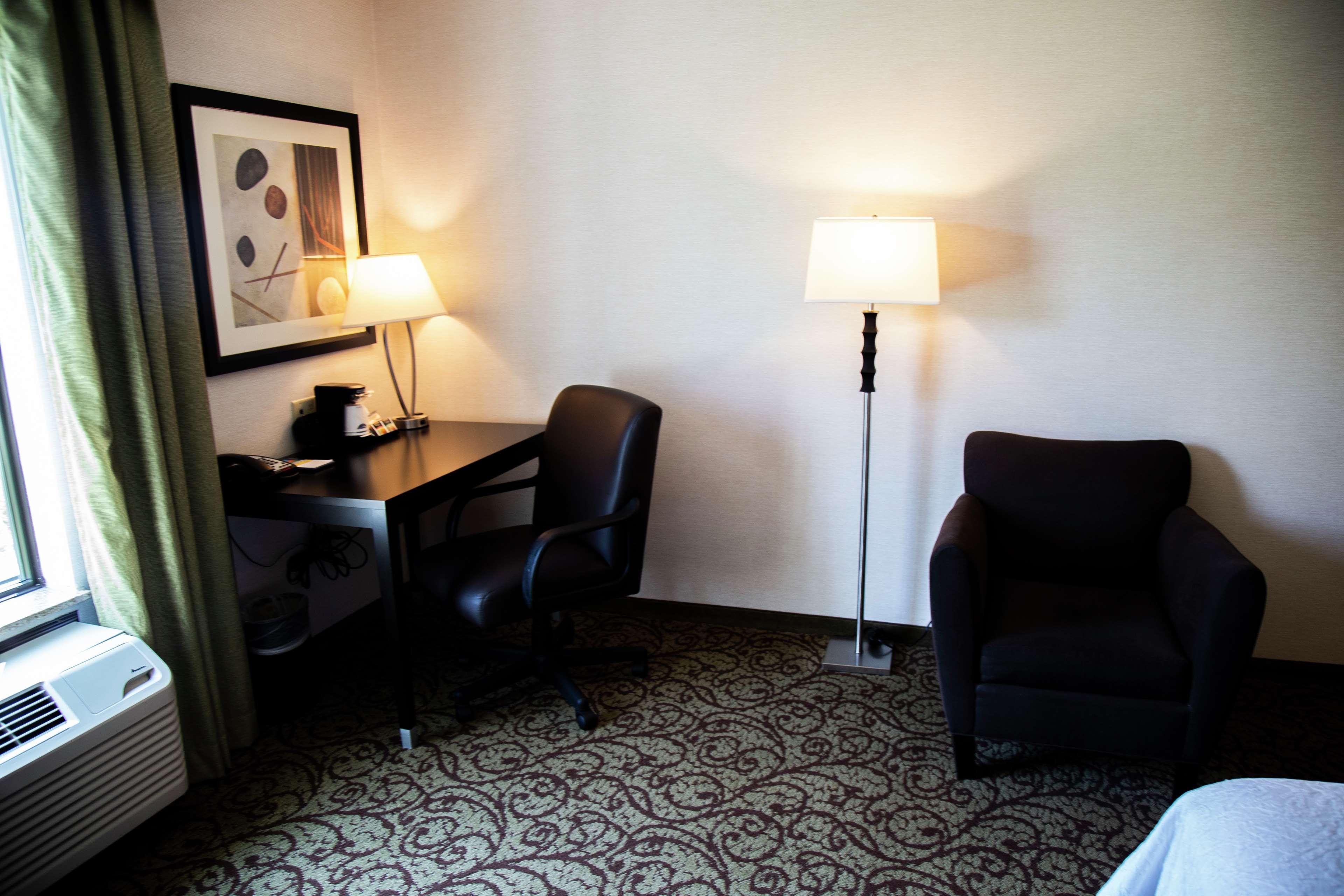 Hampton Inn & Suites Sharon West Middlesex Ngoại thất bức ảnh