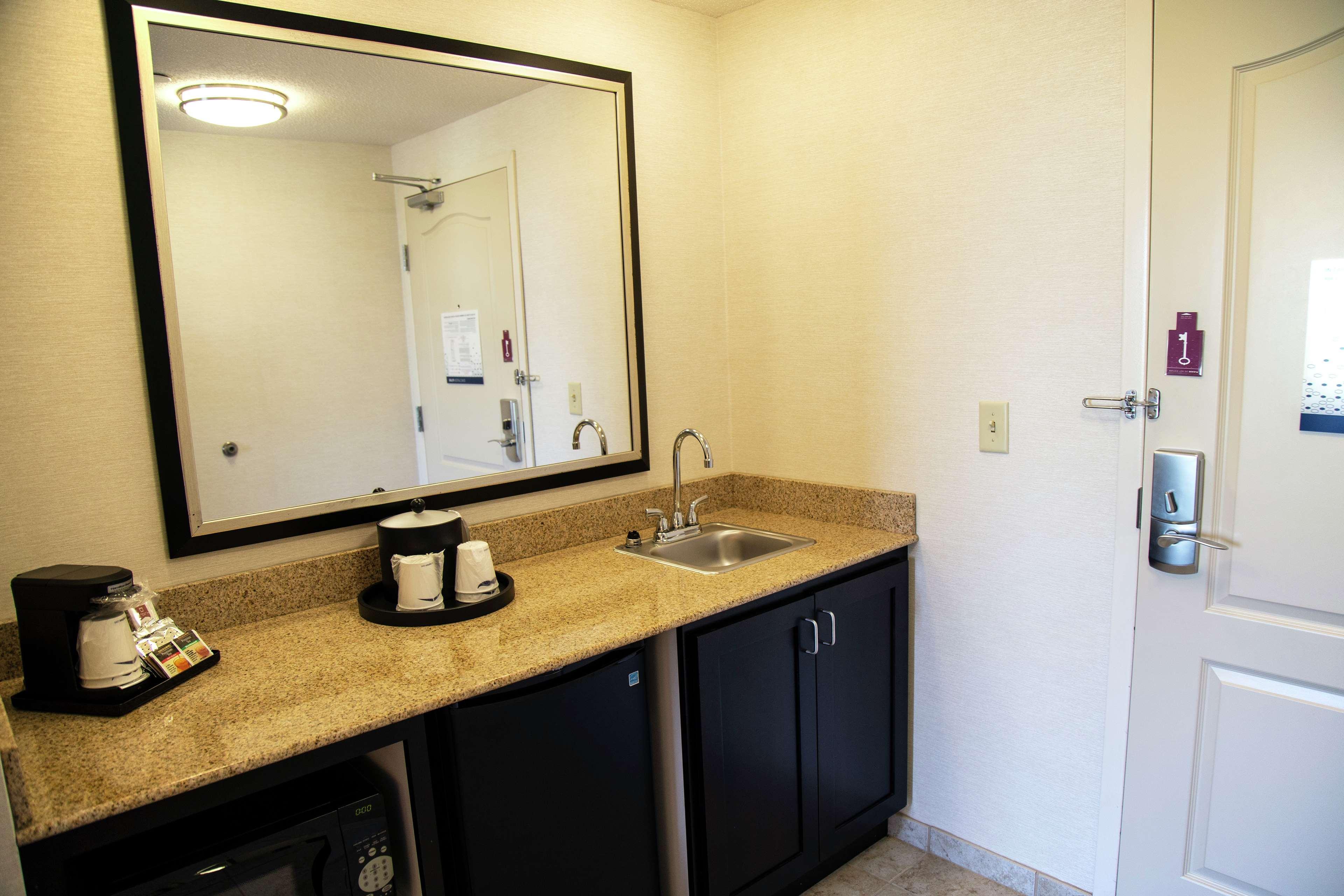 Hampton Inn & Suites Sharon West Middlesex Ngoại thất bức ảnh