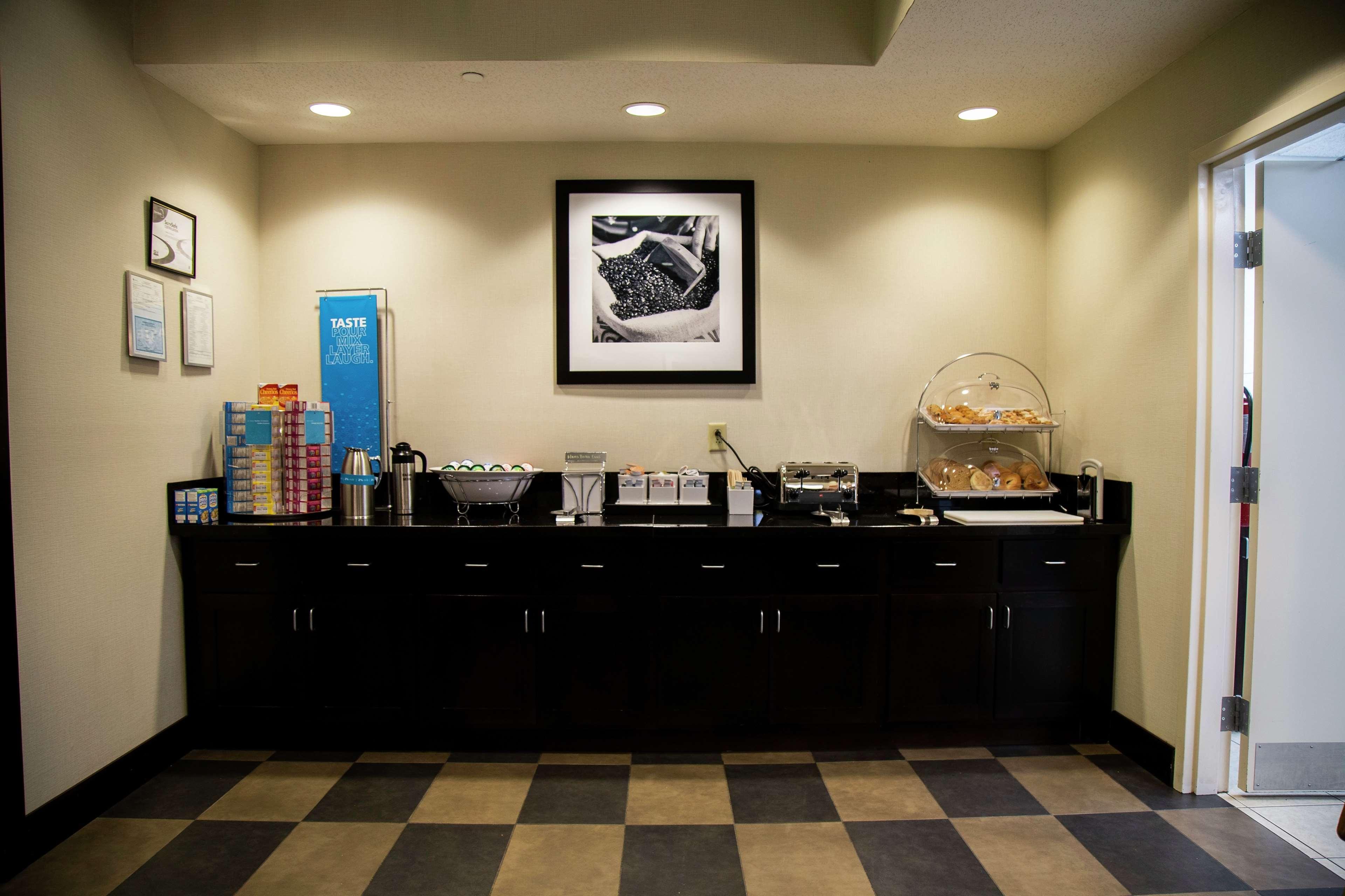 Hampton Inn & Suites Sharon West Middlesex Ngoại thất bức ảnh