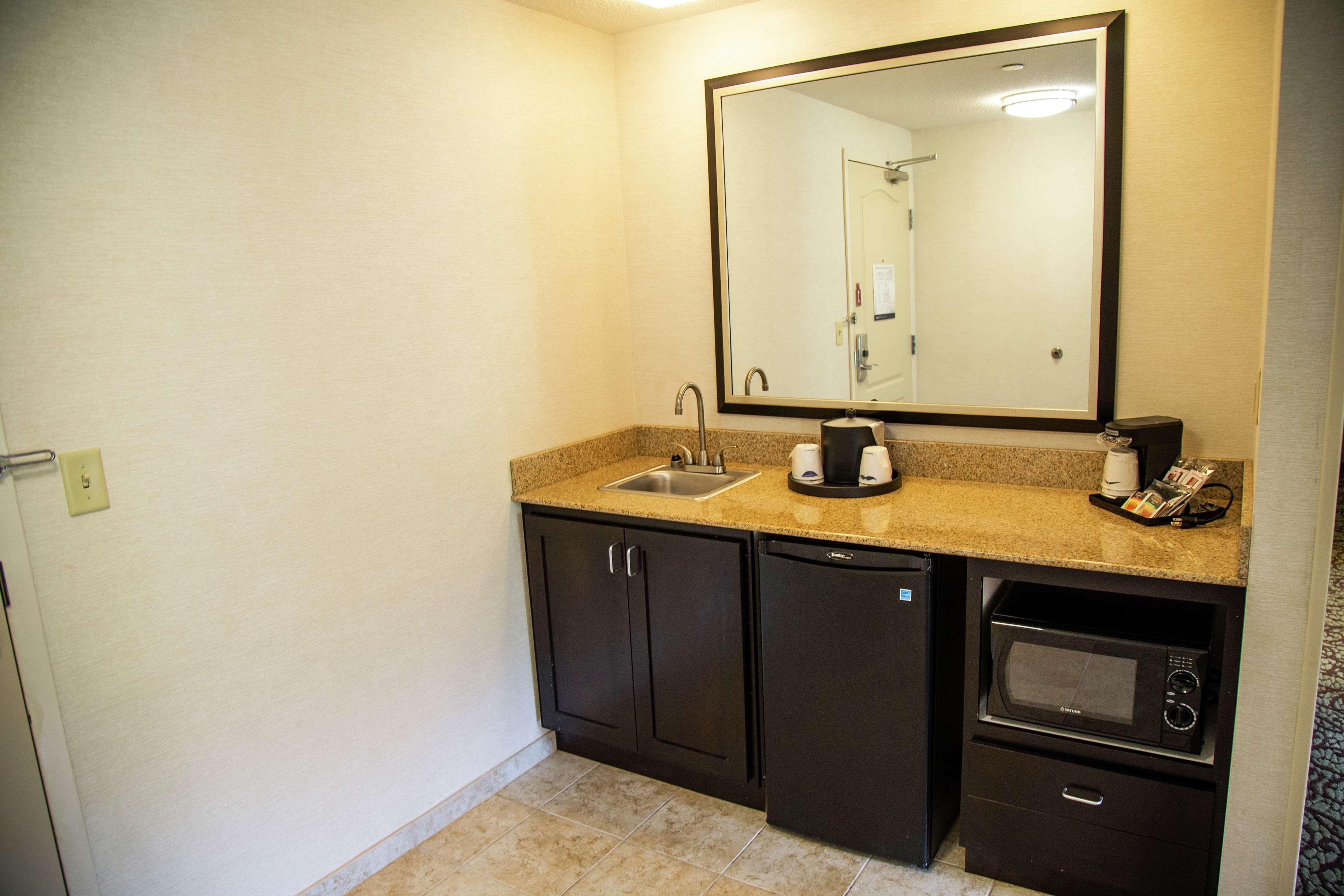 Hampton Inn & Suites Sharon West Middlesex Ngoại thất bức ảnh